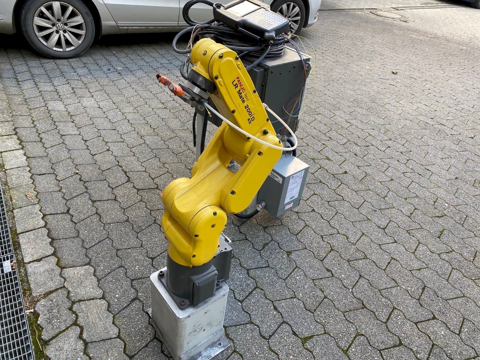 Widok z przodu maszyny FANUC LR Mate 200iD/4S