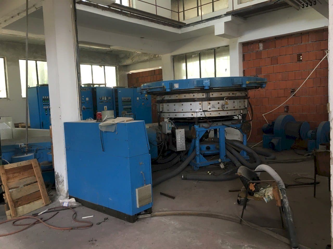 Widok z przodu maszyny BANDERA Blow Film Extruder