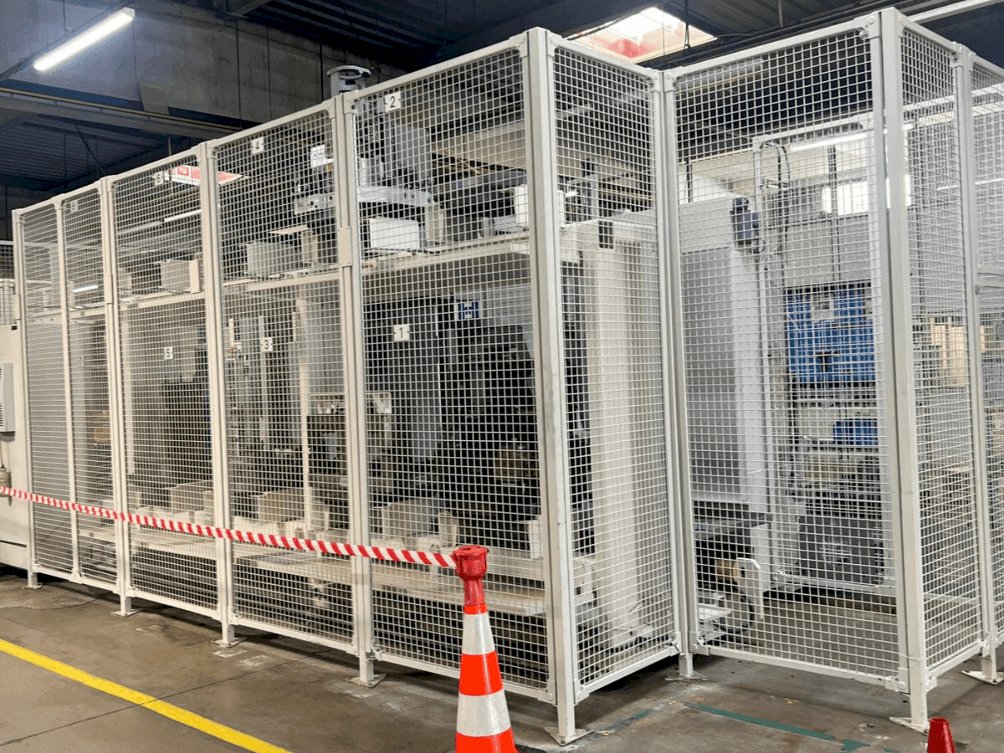 Widok z przodu maszyny HELLER MCH 250