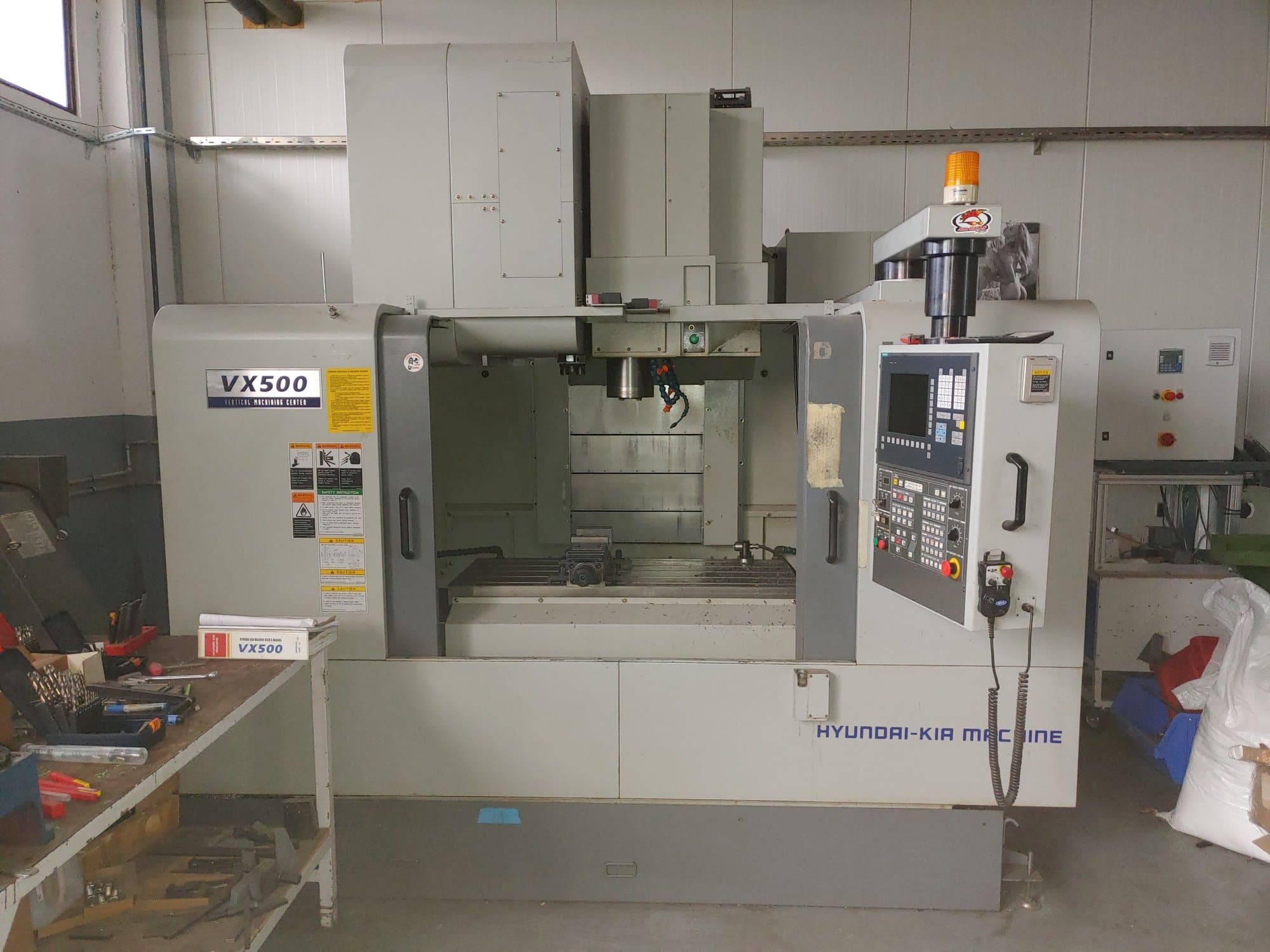 Widok z przodu maszyny Hyundai Kia VX 500