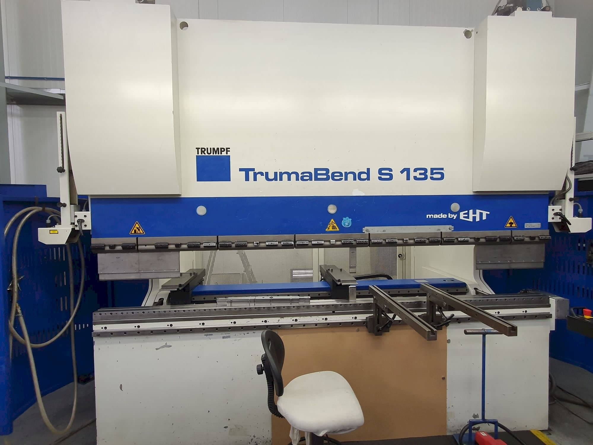 Widok z przodu maszyny Trumpf TrumaBend S135