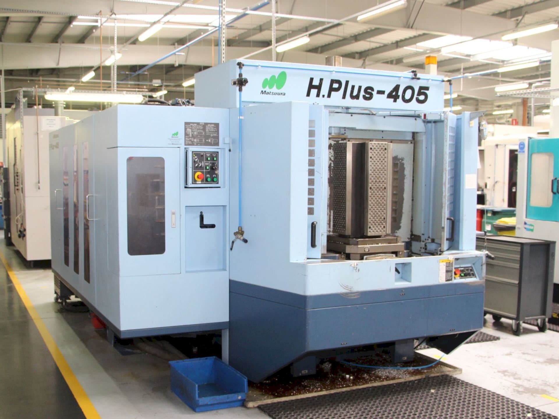Widok z przodu maszyny Matsuura H-Plus 405