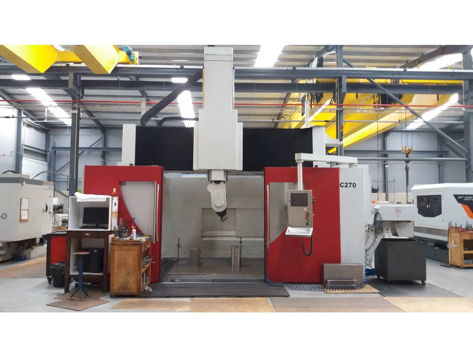 Widok z przodu maszyny Rambaudi RC 270