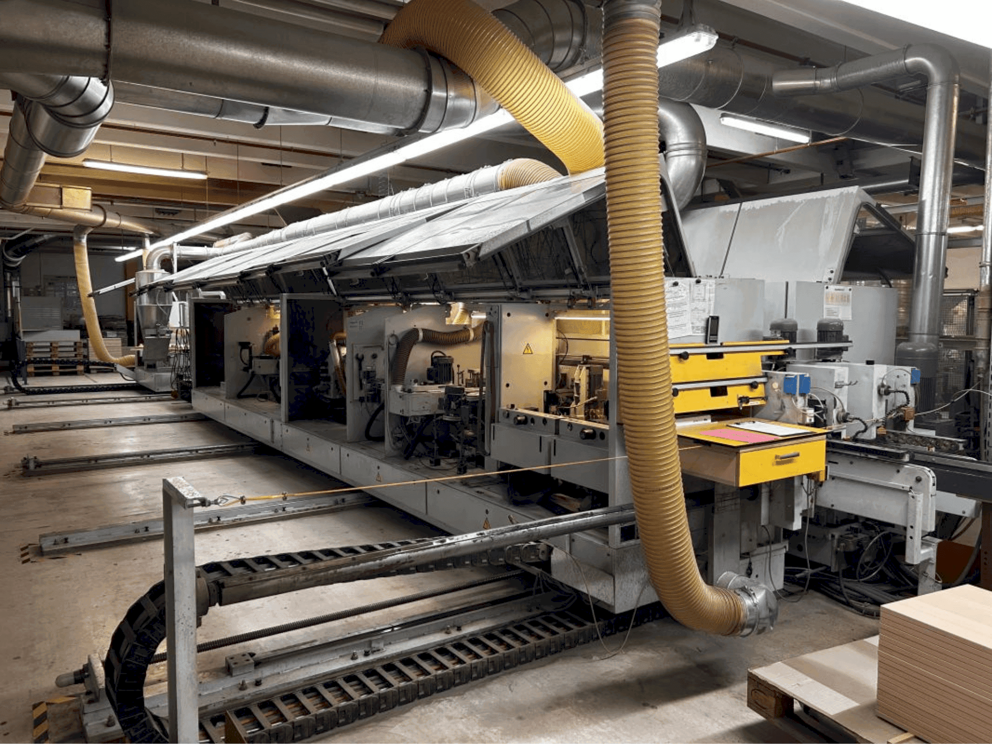 Widok z przodu maszyny HOMAG PROFI KFL20/29/QA/25