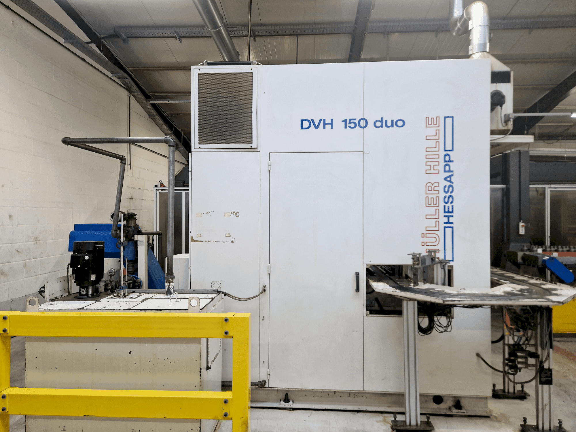 Widok z przodu maszyny HULLER HILLE DVH 150 Duo