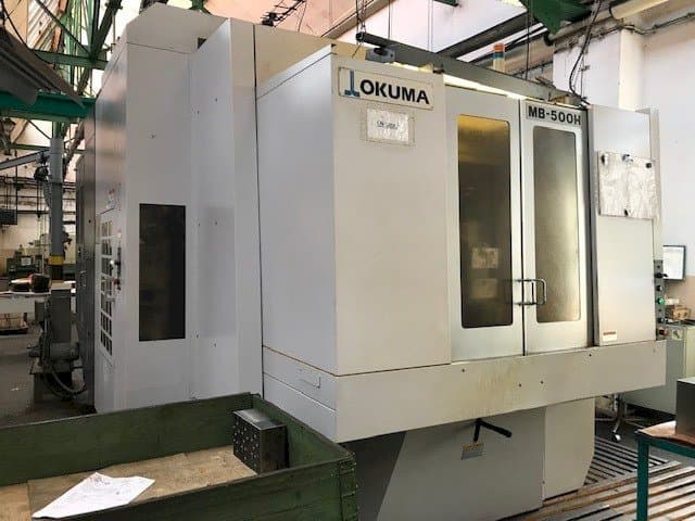 Widok z przodu maszyny Okuma MB-500H