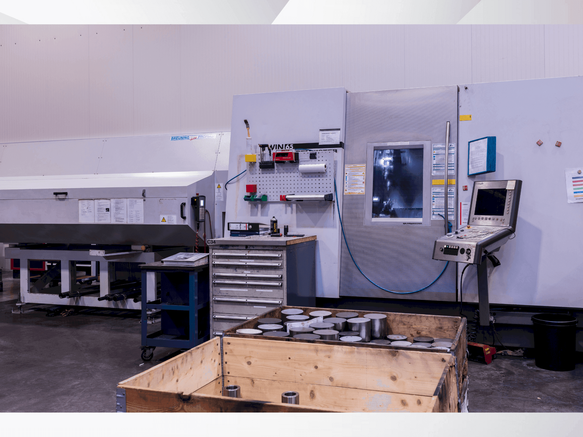 Widok z przodu maszyny DMG Gildemeister Twin 65