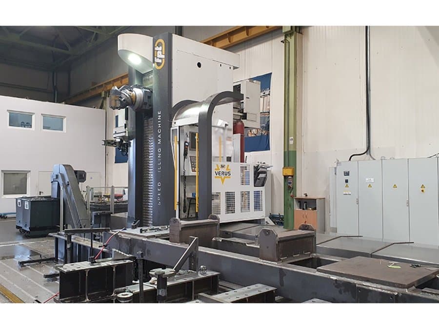 Widok z przodu maszyny FPT VERUS