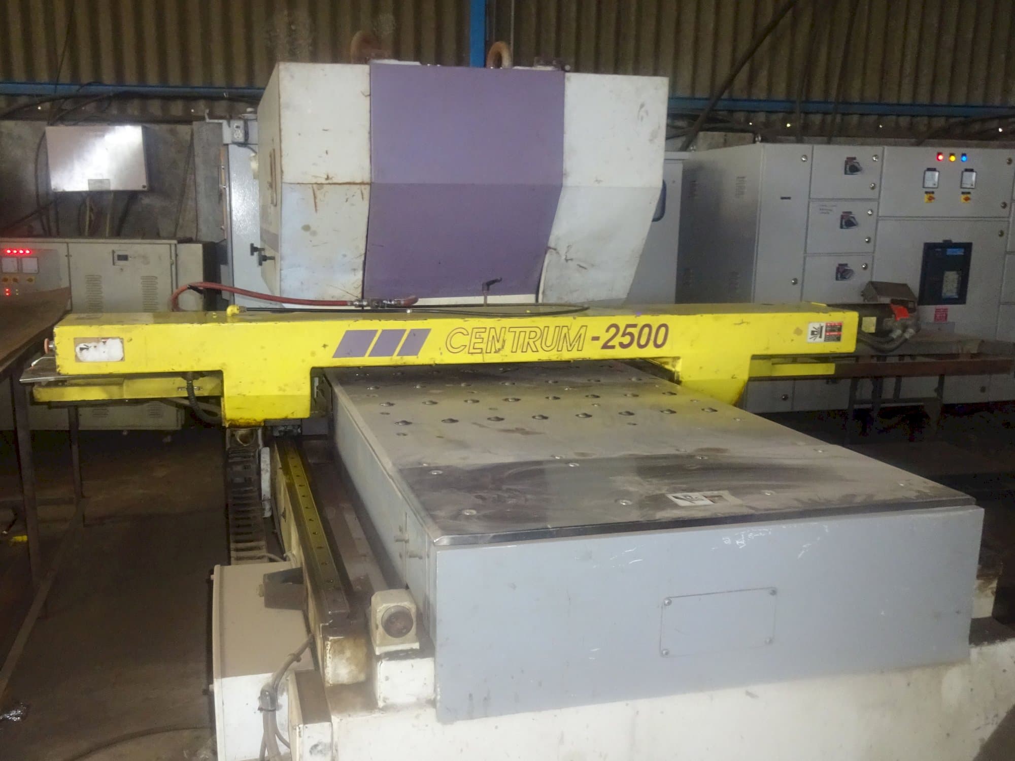 Widok z przodu maszyny Murata Wiedemann C-2500