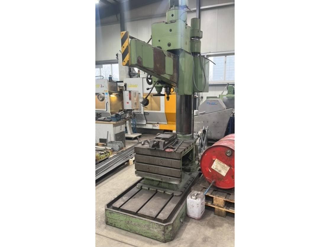 Widok z przodu maszyny STAUDER 710 × 710 mm