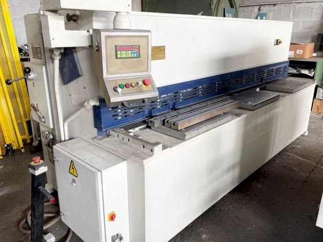 Widok z przodu maszyny ALPA COF 3050mm x 4/6mm