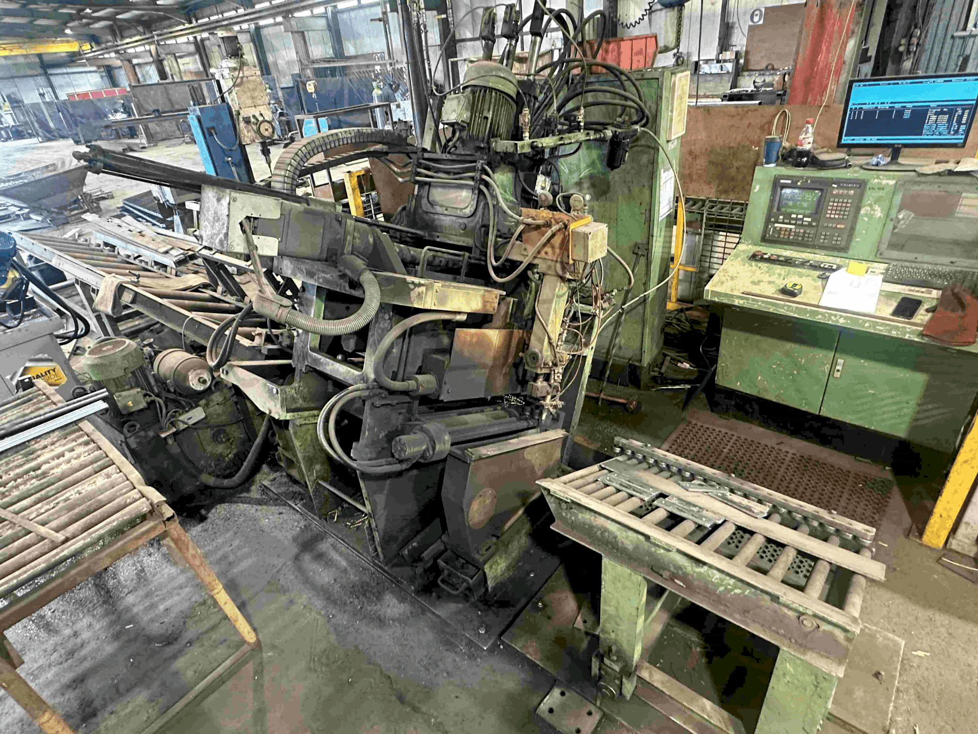 Widok z przodu maszyny Peddinghaus FDB 600