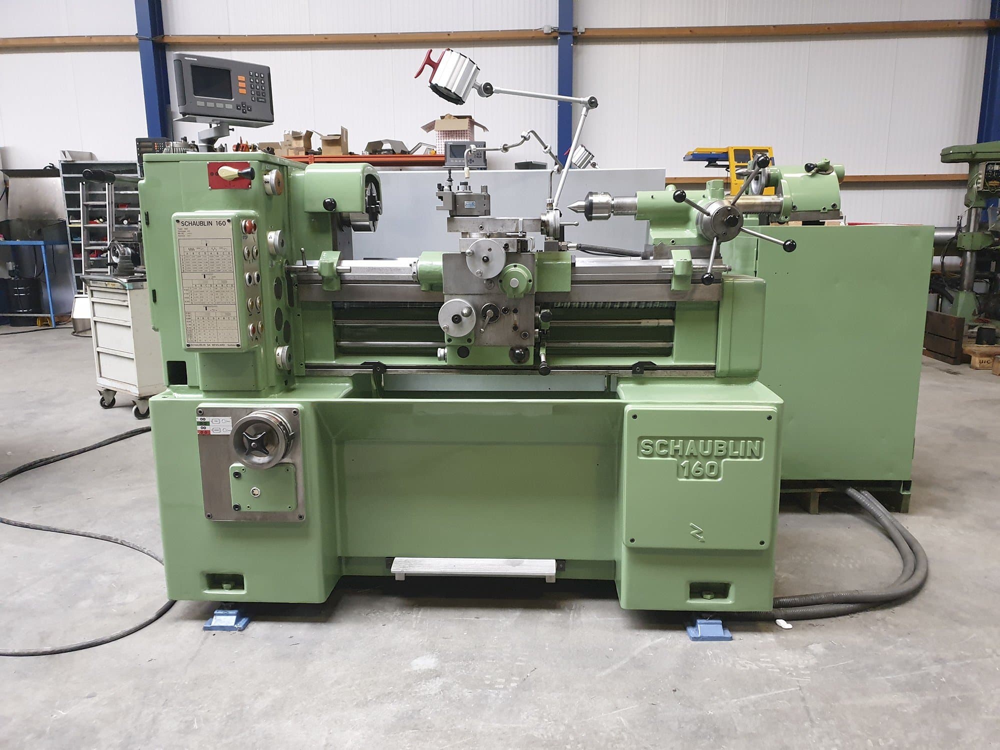 Widok z przodu maszyny SCHAUBLIN 160