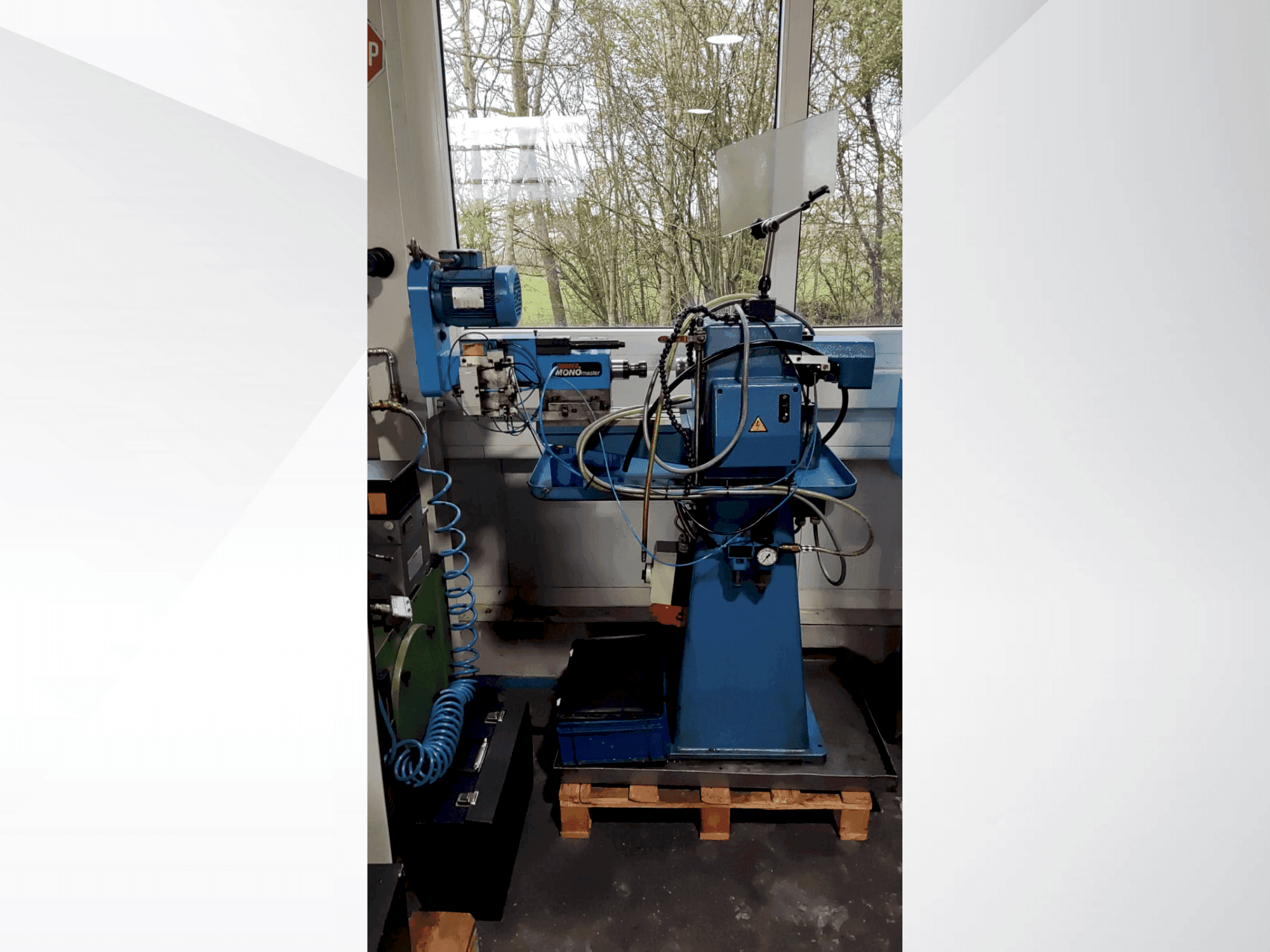 Widok z przodu maszyny Scherer - Feinbau PM1-FZ