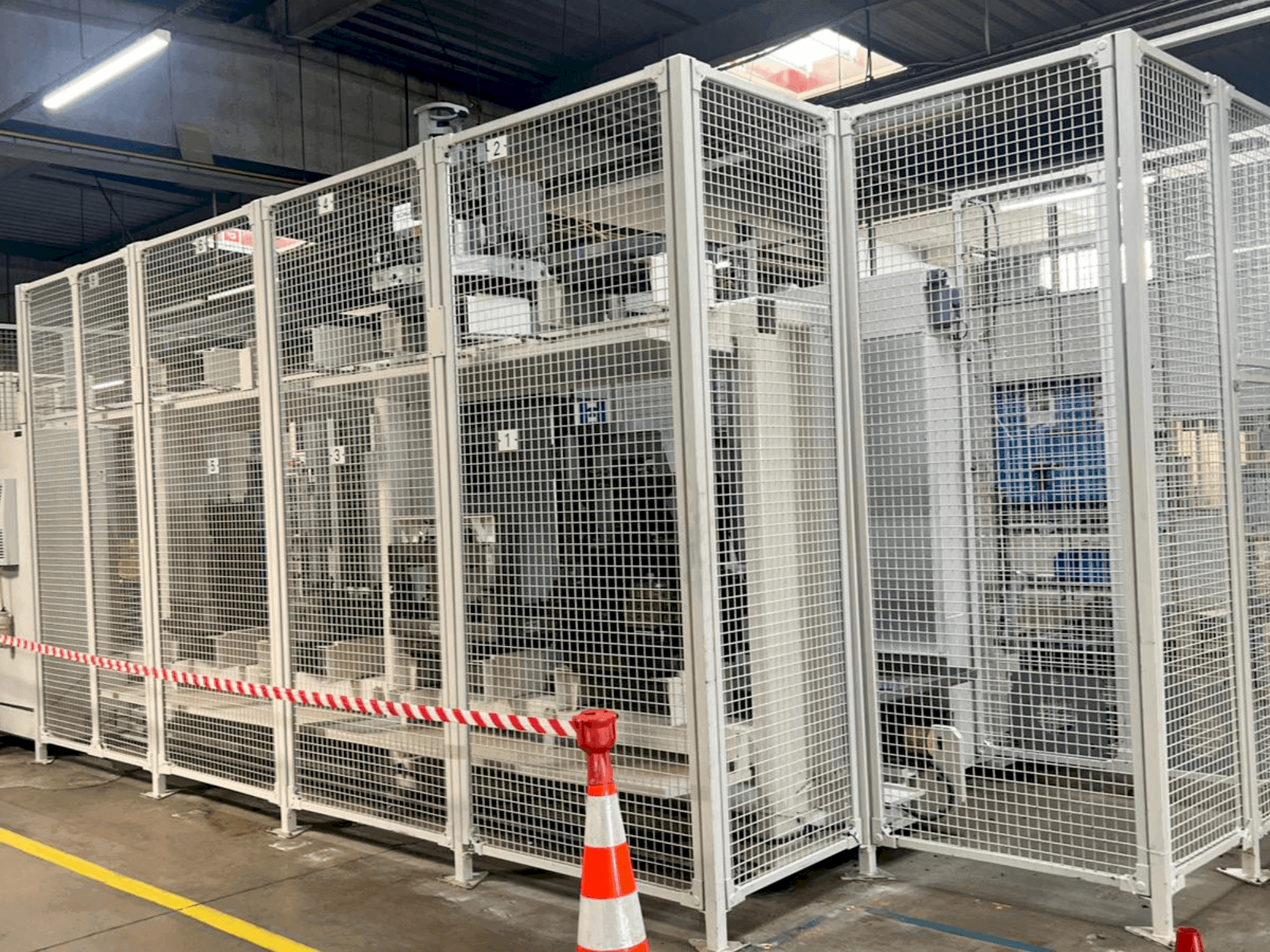 Widok z przodu maszyny HELLER MCH 250