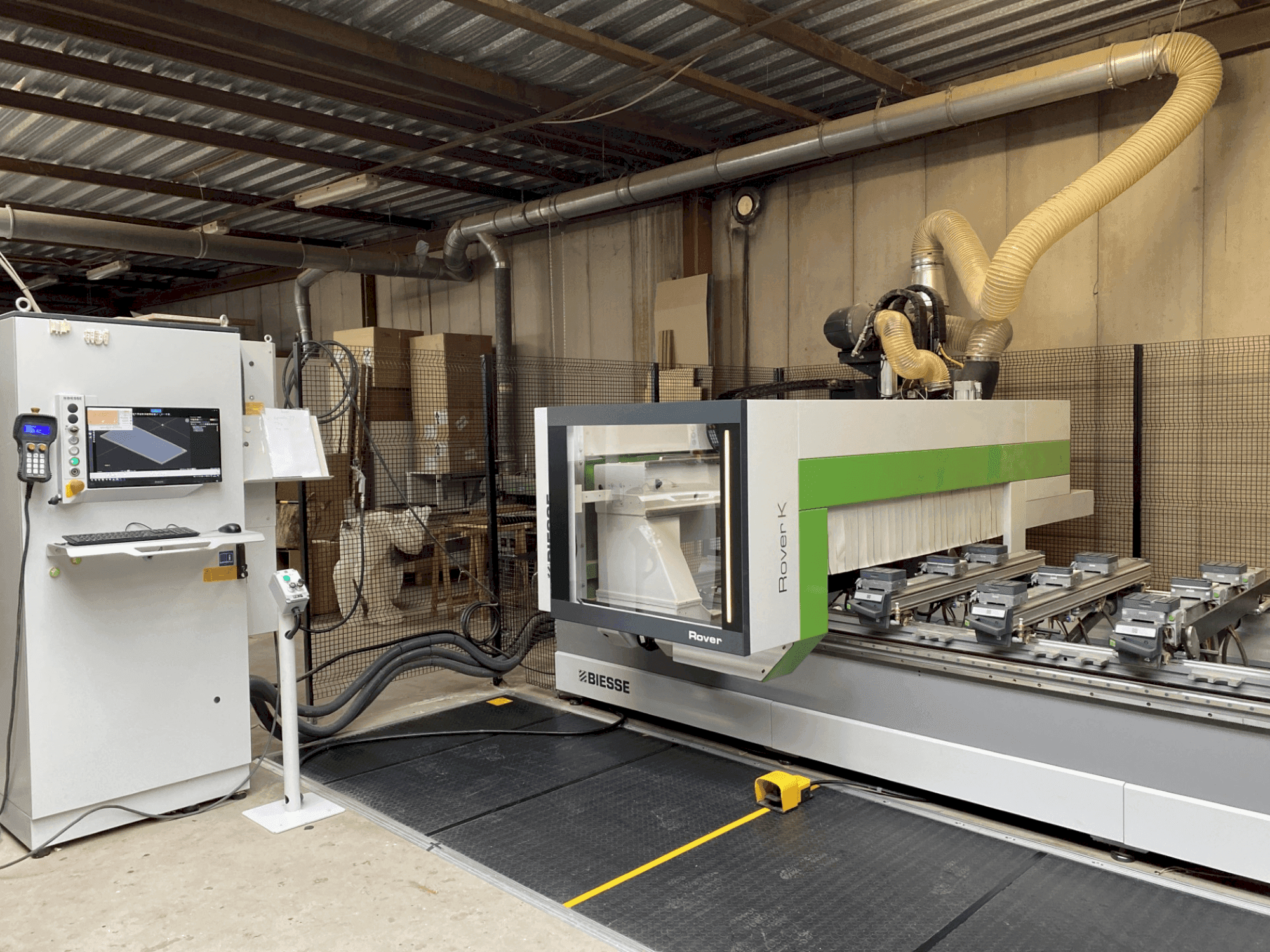 Widok z przodu maszyny BIESSE Rover K Smart 1532