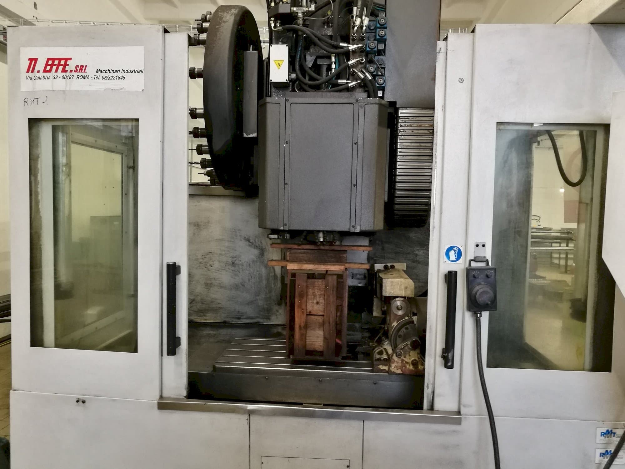 Widok z przodu maszyny RMT Kompakt 8