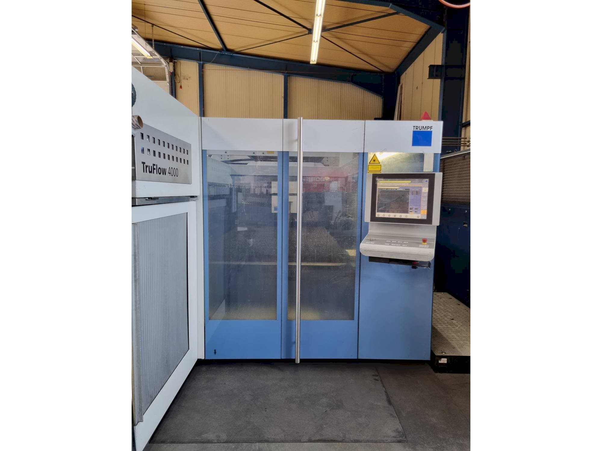 Widok z przodu maszyny Trumpf TruLaser 3030