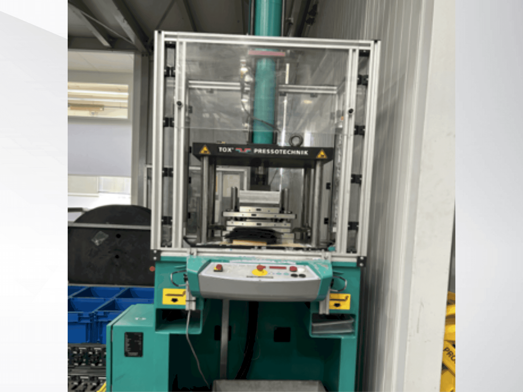 Widok z przodu maszyny TOX MAG 008.261.A.001