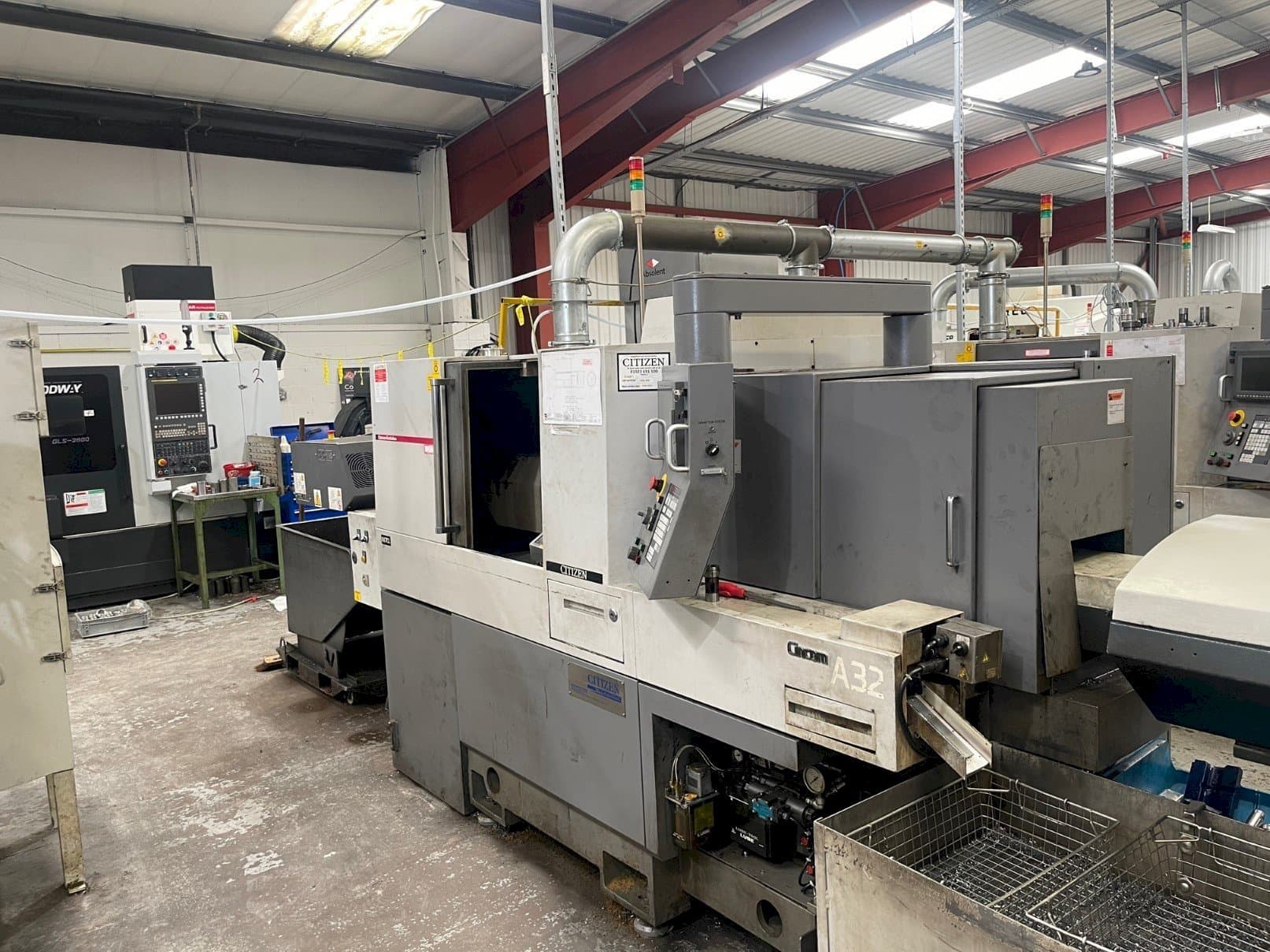 Widok z przodu maszyny Citizen A32-VII CL