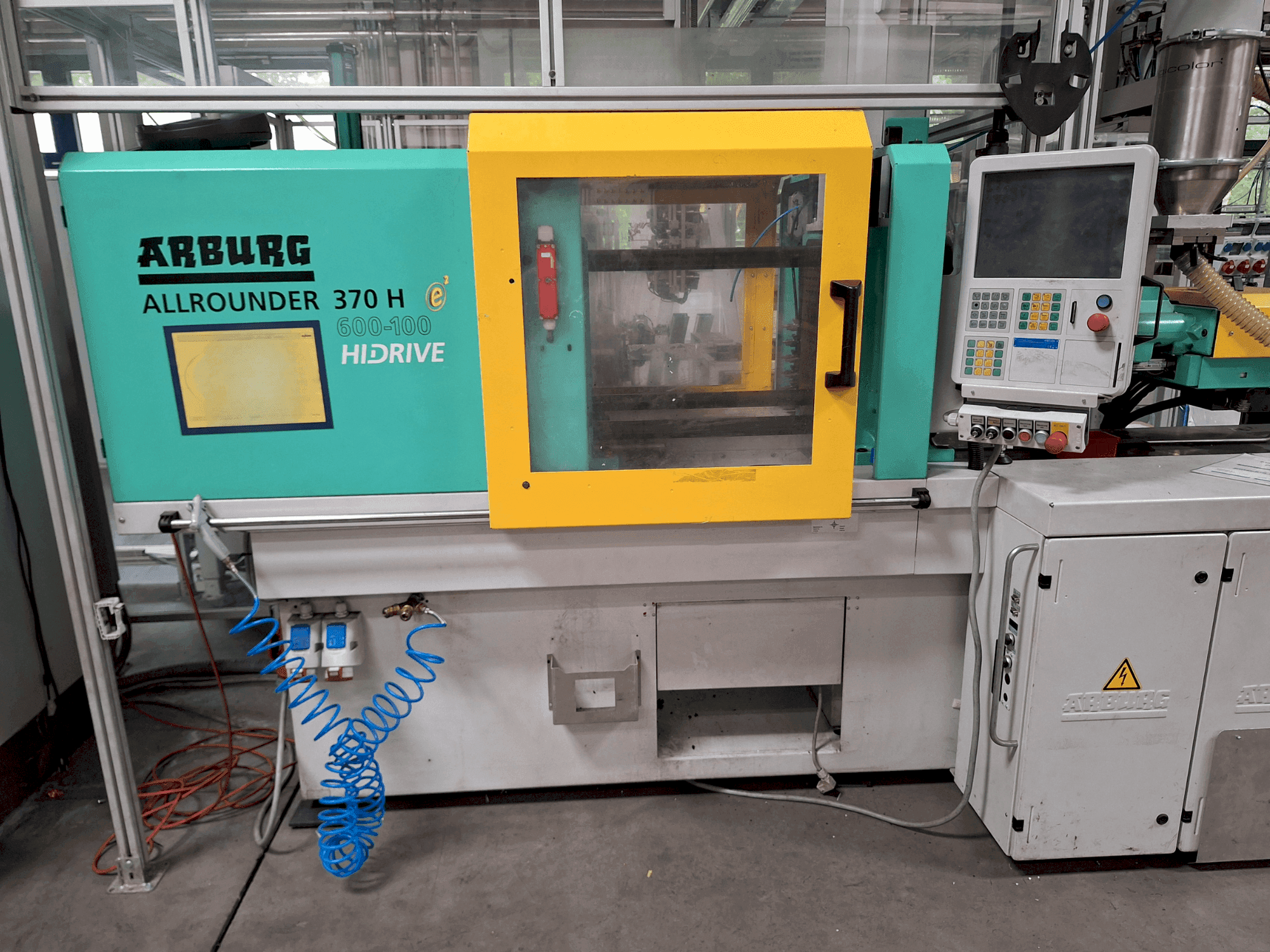 Widok z przodu maszyny Arburg Allrounder 370 H 600-100