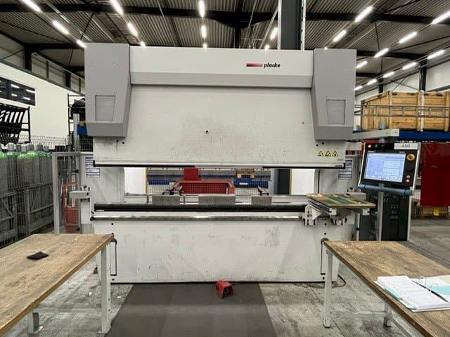 Widok z przodu maszyny PLACKE HQPB P595