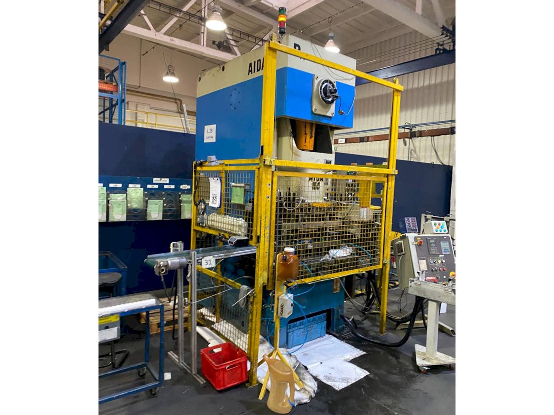 Widok z przodu maszyny AIDA NC 1-150