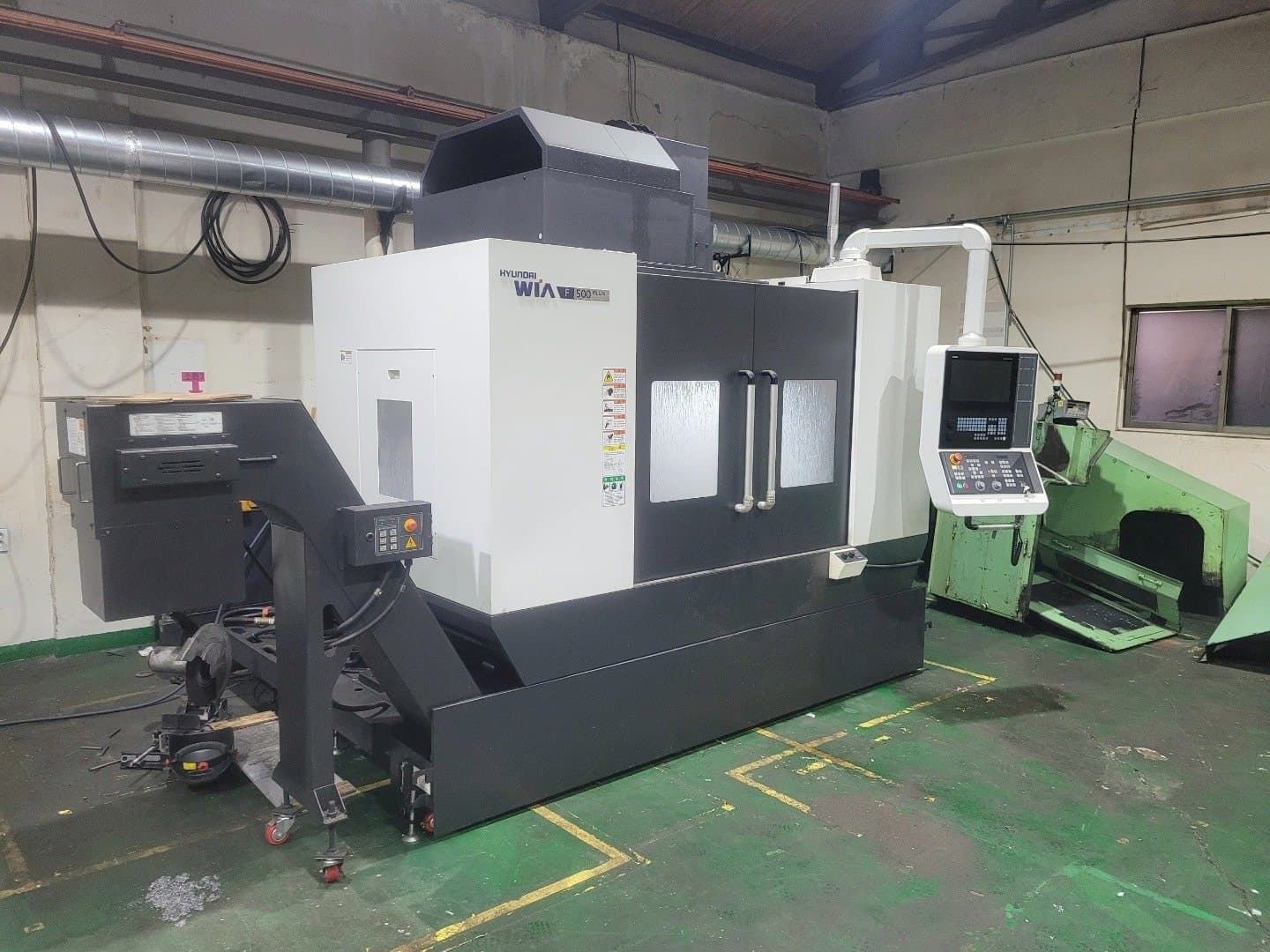 Widok z przodu maszyny Hyundai Wia F500 PLUS