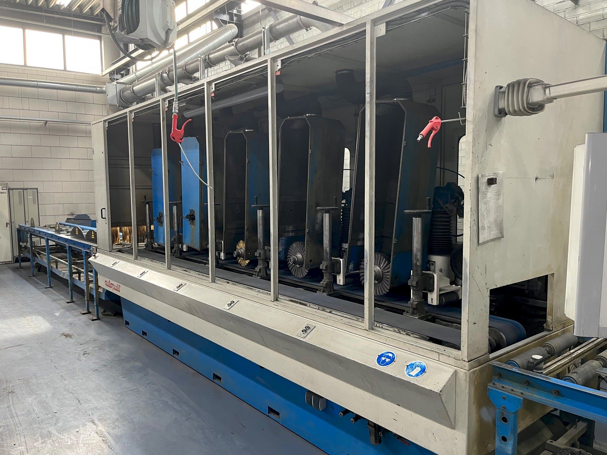 Widok z przodu maszyny Autopulit E4R-200/5UP