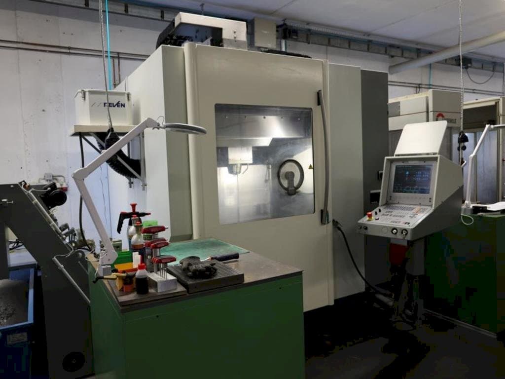 Widok z przodu maszyny DMG DMC65V