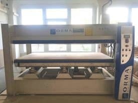 Widok z przodu maszyny ORMA NPC/DIGIT 6/90