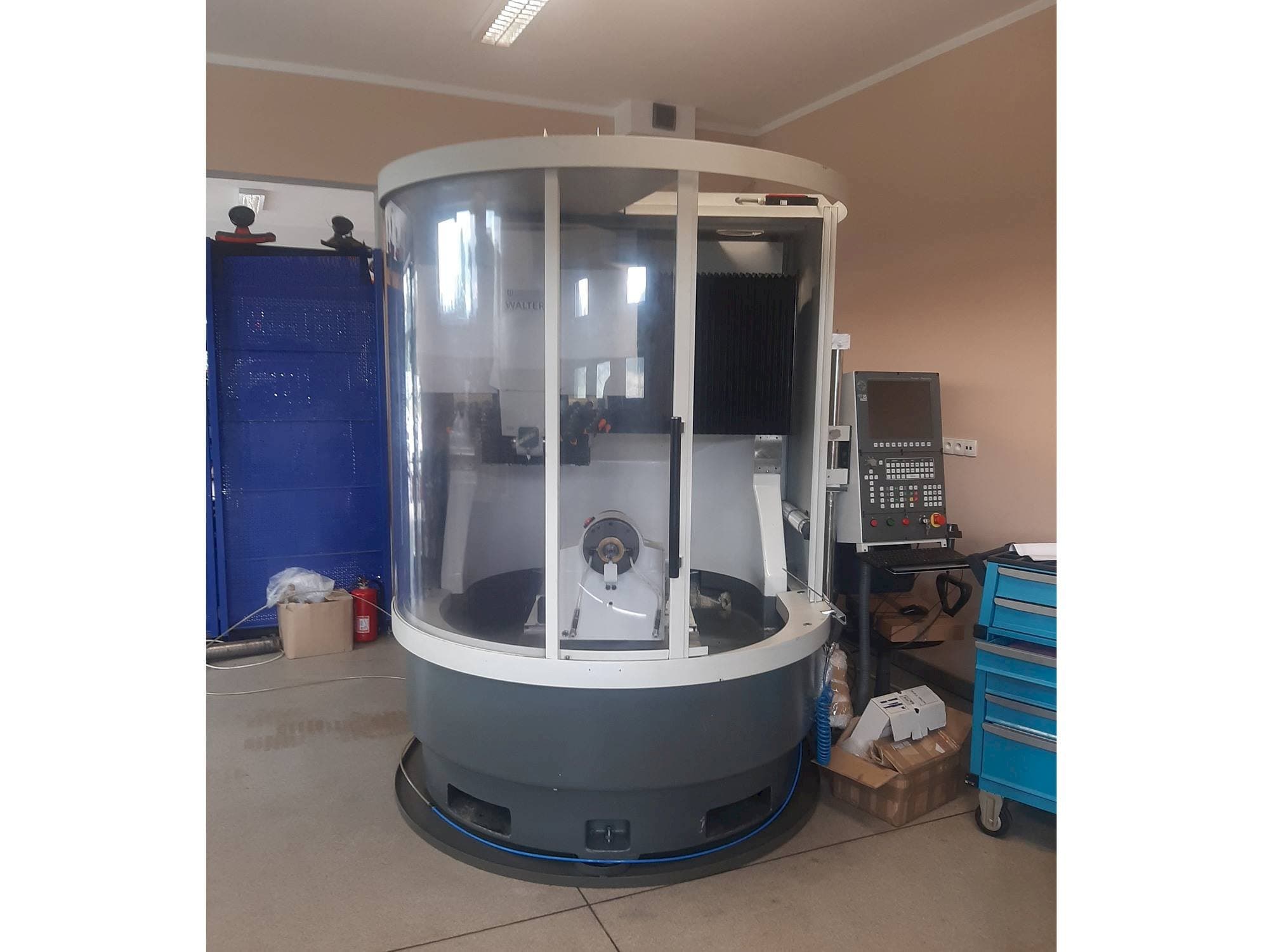 Widok z przodu maszyny Walter