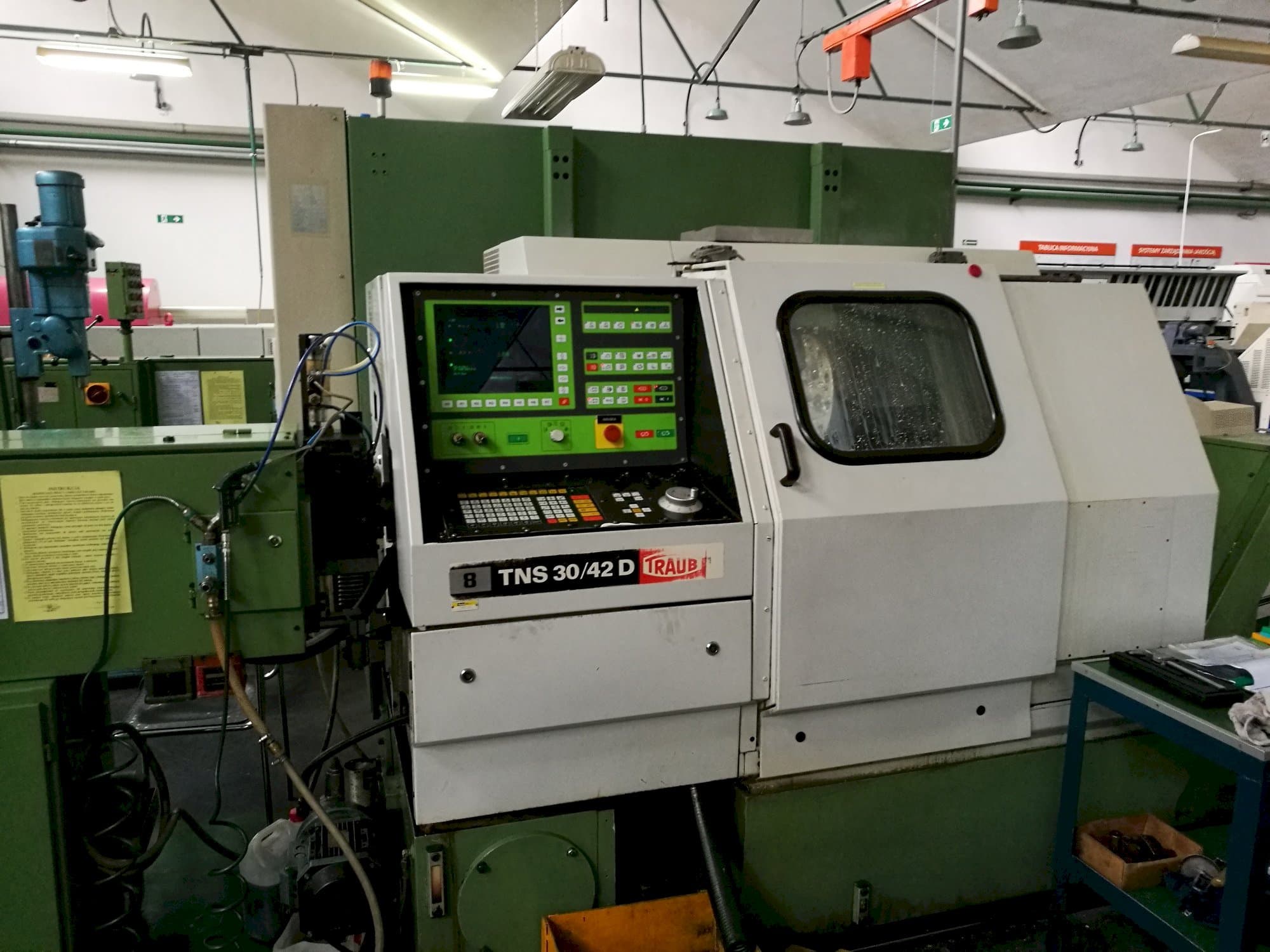 Widok z przodu maszyny TRAUB TNS 30/42 D