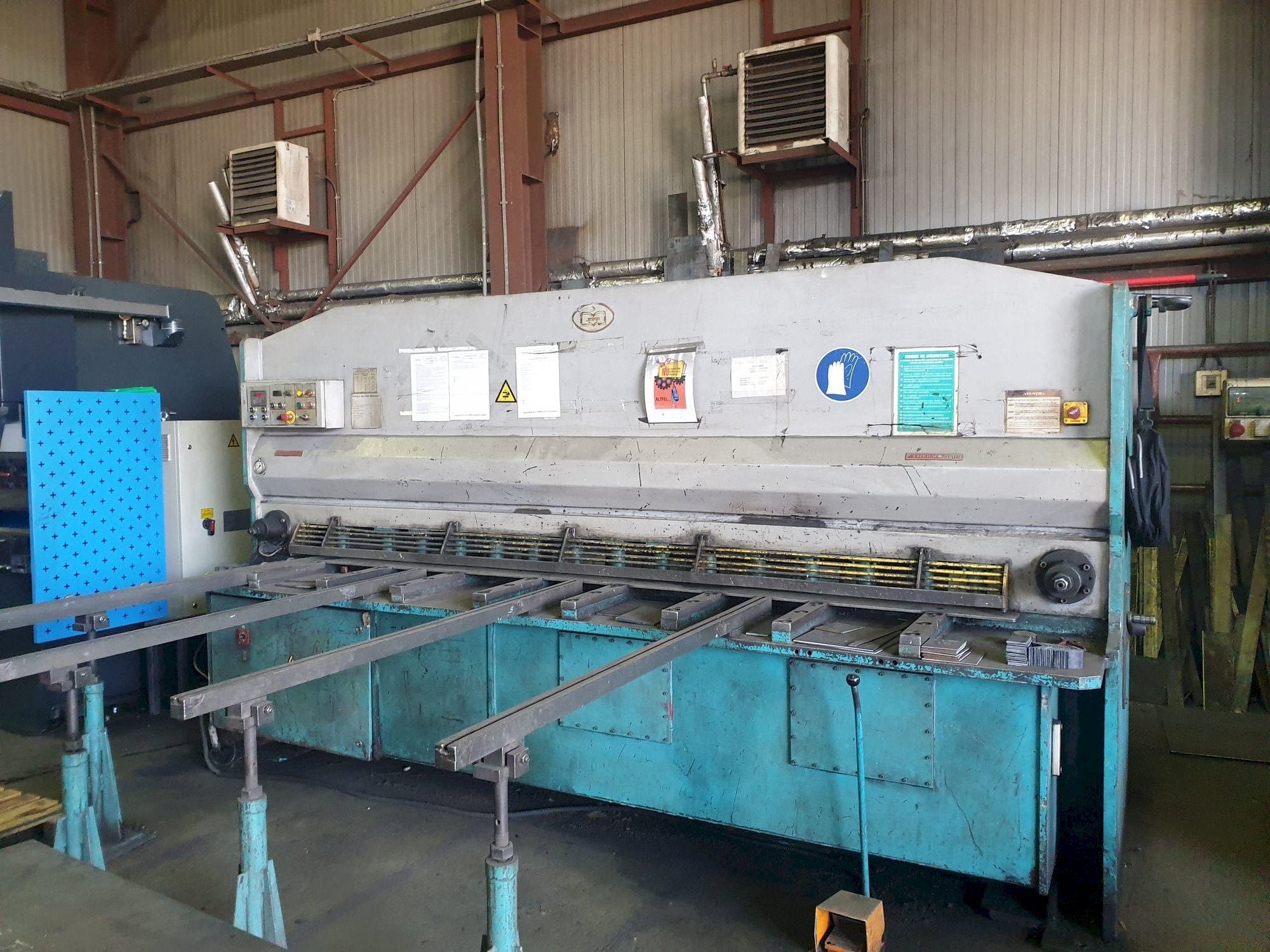 Widok z przodu maszyny SIMEROM FGH 1030A