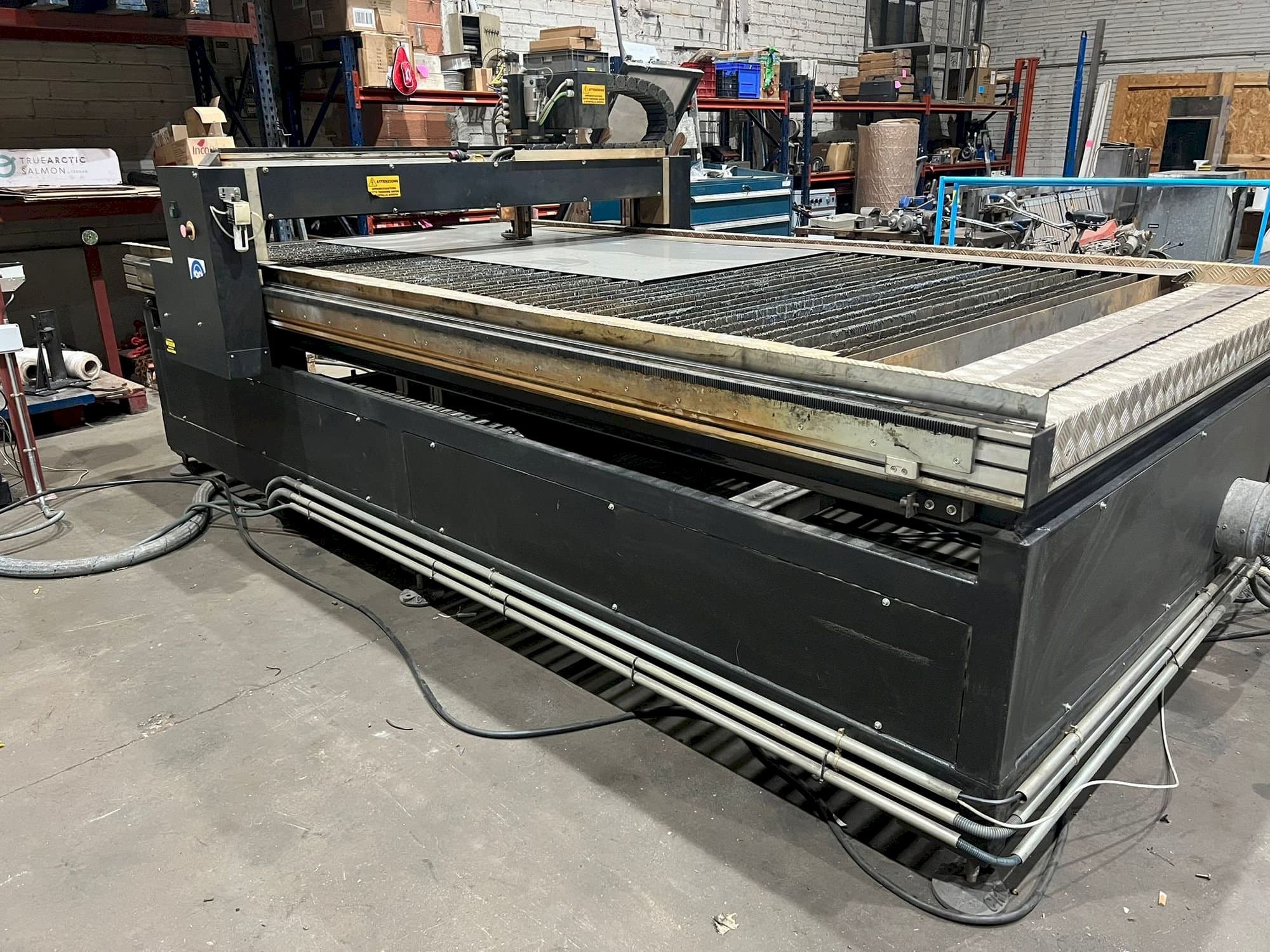 Widok z przodu maszyny CRM PTFSTD3015 PW