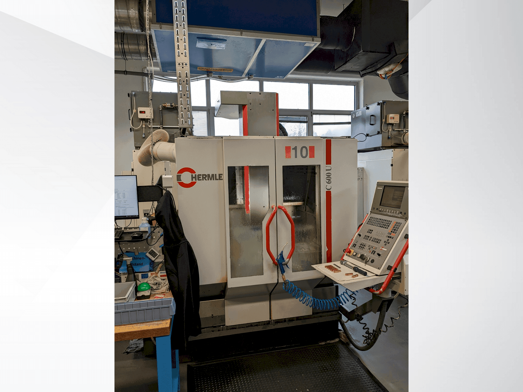 Widok z przodu maszyny HERMLE C600U