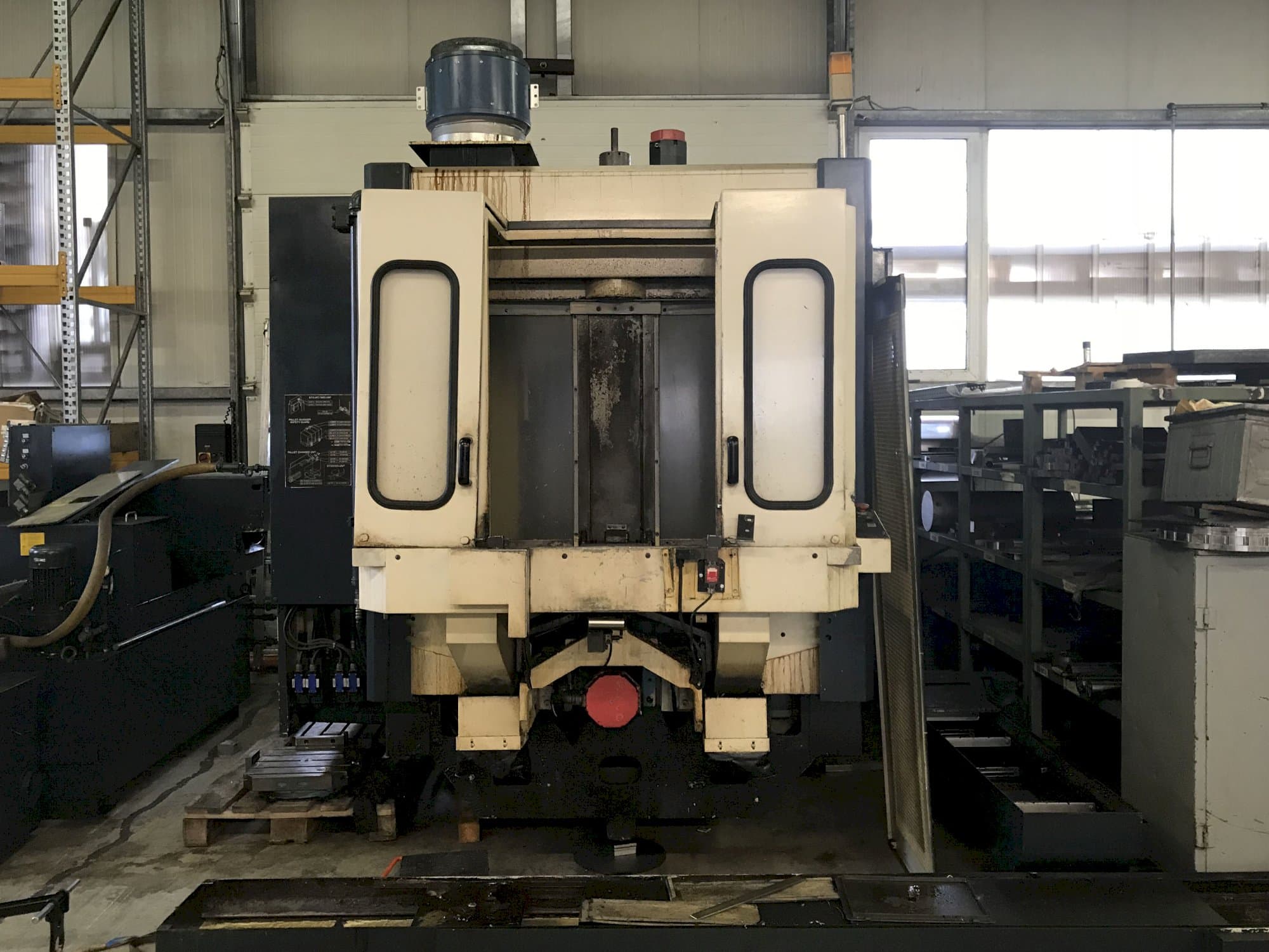 Widok z przodu maszyny Makino A55-A40