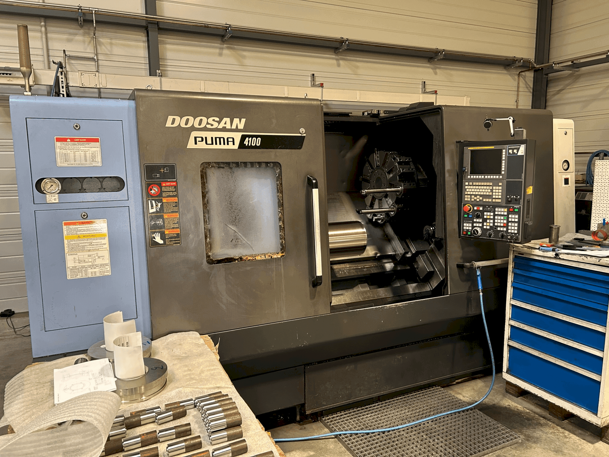 Widok z przodu maszyny DOOSAN PUMA 4100B
