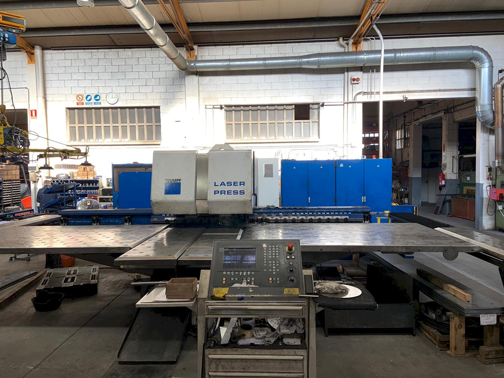 Widok z przodu maszyny Trumpf Trumatic 600 L