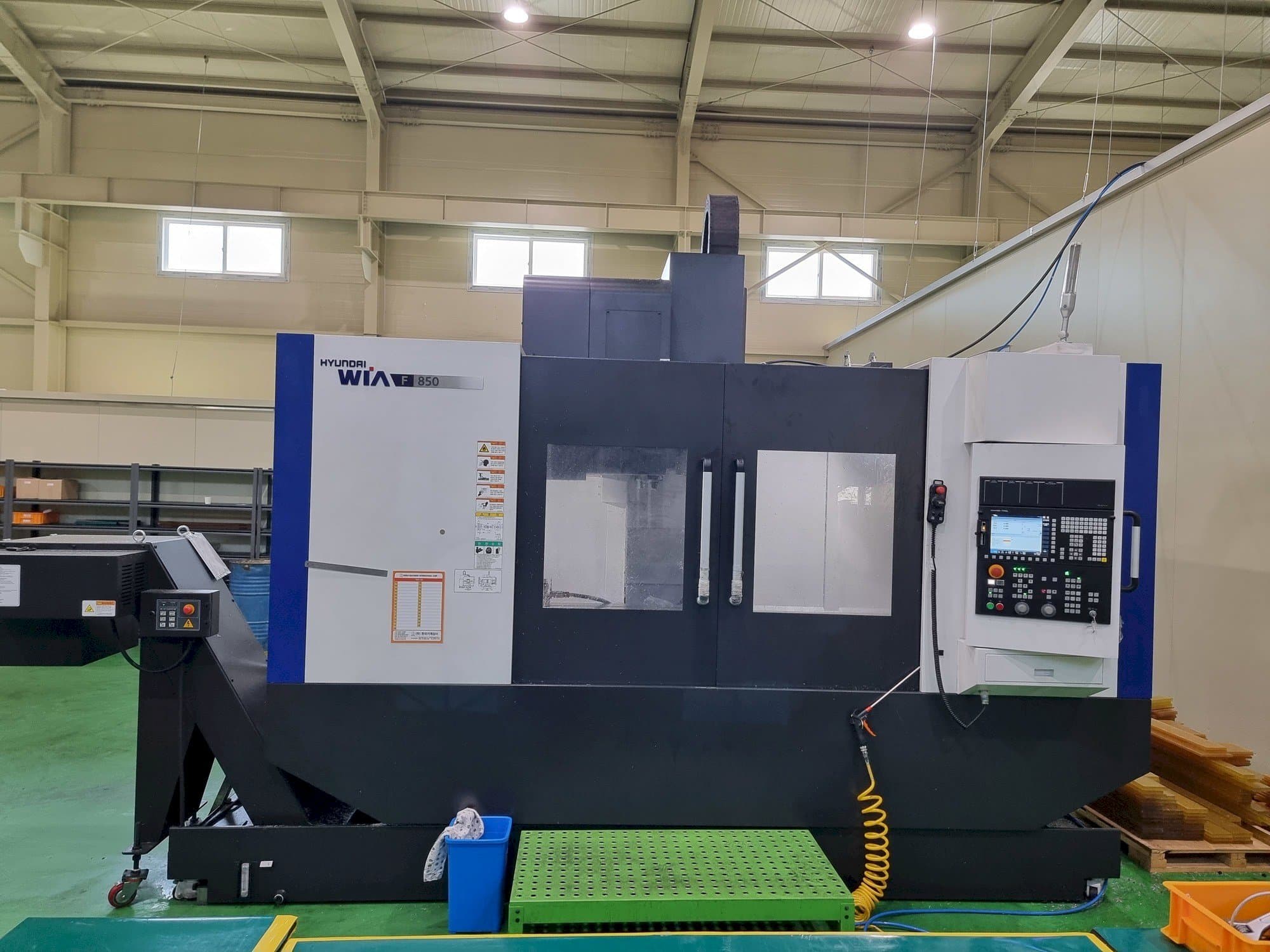 Widok z przodu maszyny Hyundai Wia F850