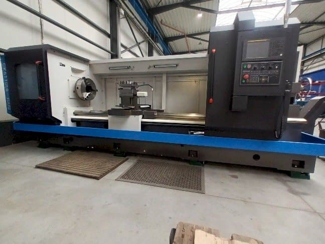 Widok z przodu maszyny Ningbo Oturn CK61100E-3000