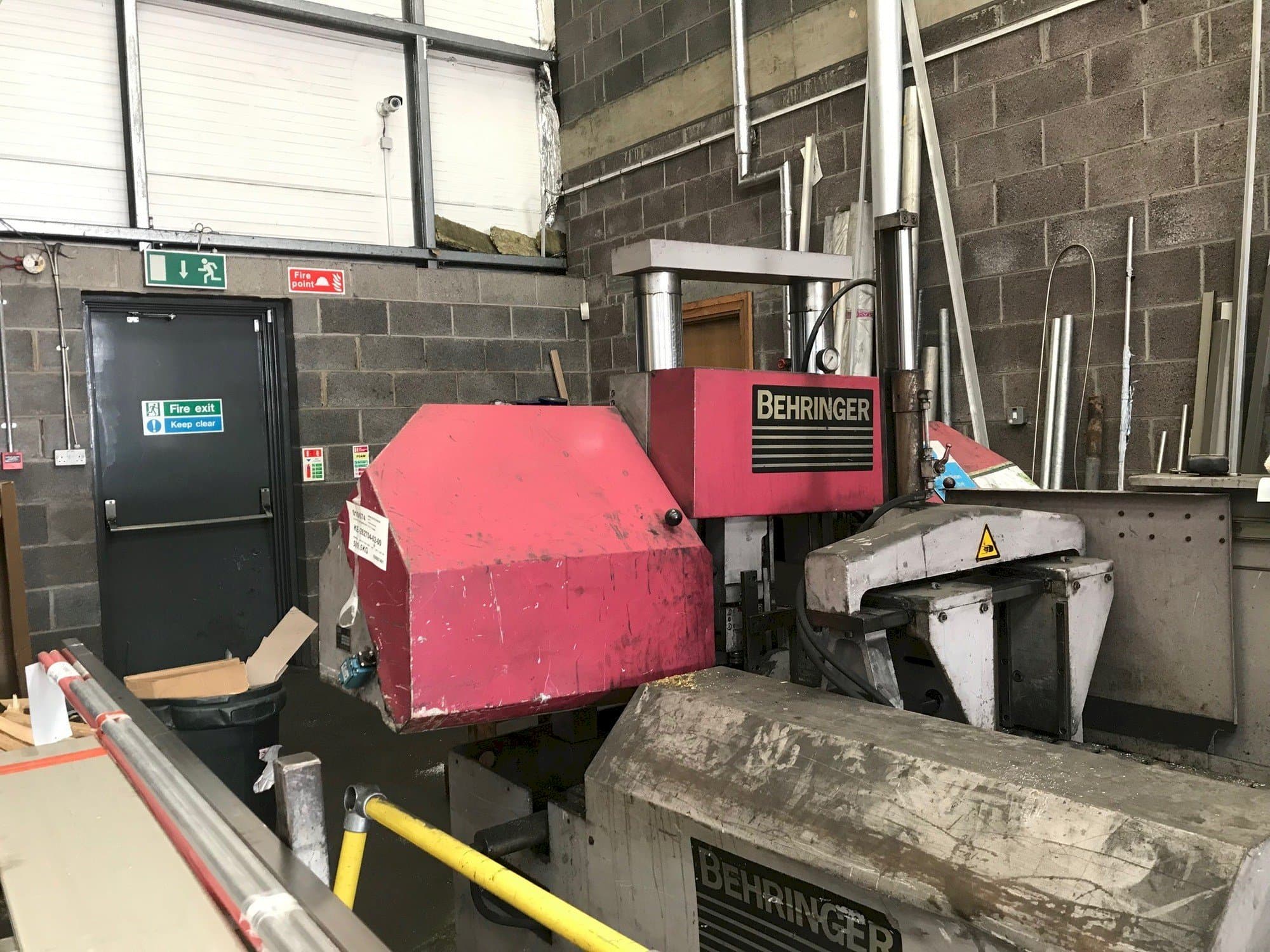 Widok z przodu maszyny Behringer HBP303A