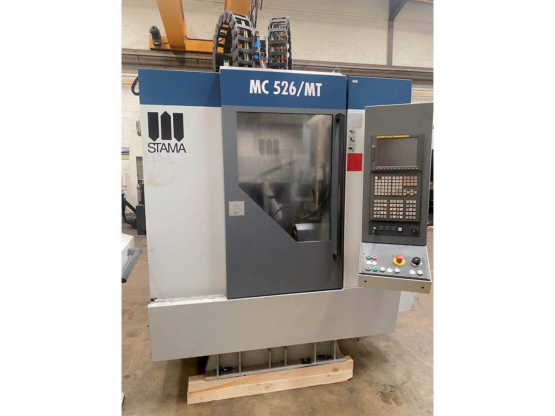 Widok z przodu maszyny STAMA MC 526