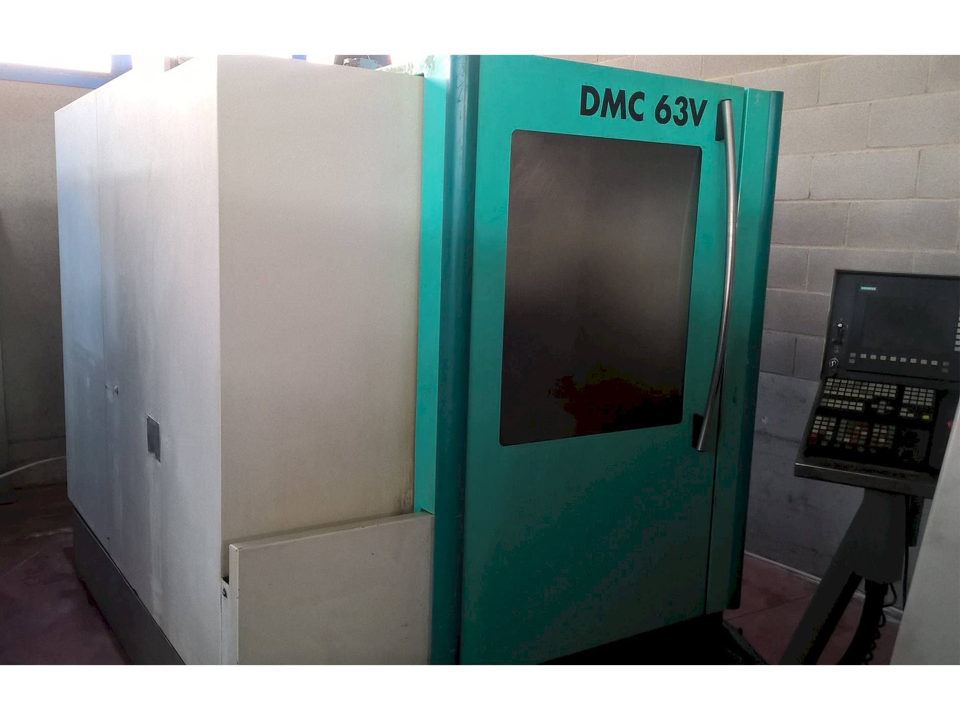 Widok z przodu maszyny DECKEL MAHO DMC 63V