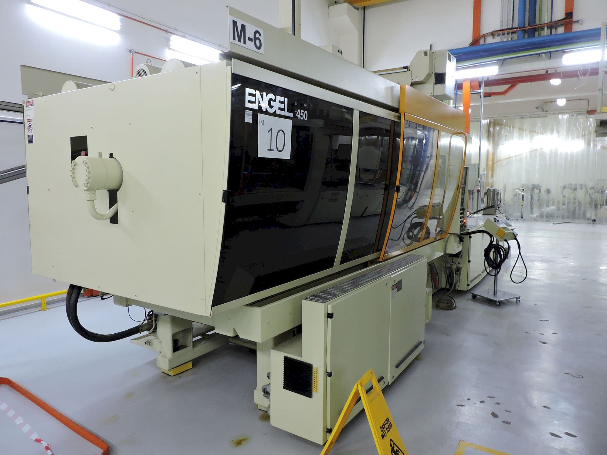 Widok z lewej maszyny ENGEL ES 1300/450