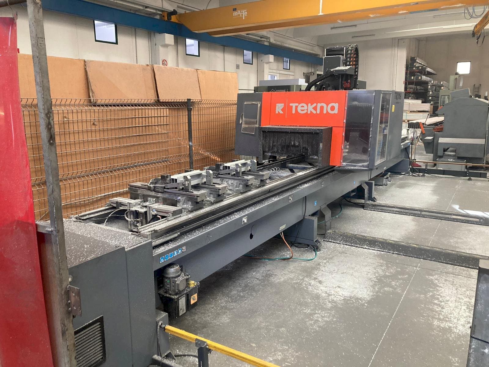 Widok z przodu maszyny Tekna TKE 944-7