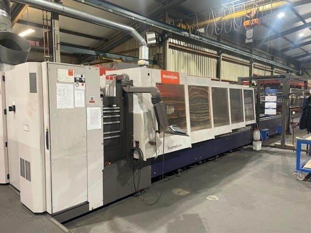 Widok z przodu maszyny Bystronic BySpeed 3015