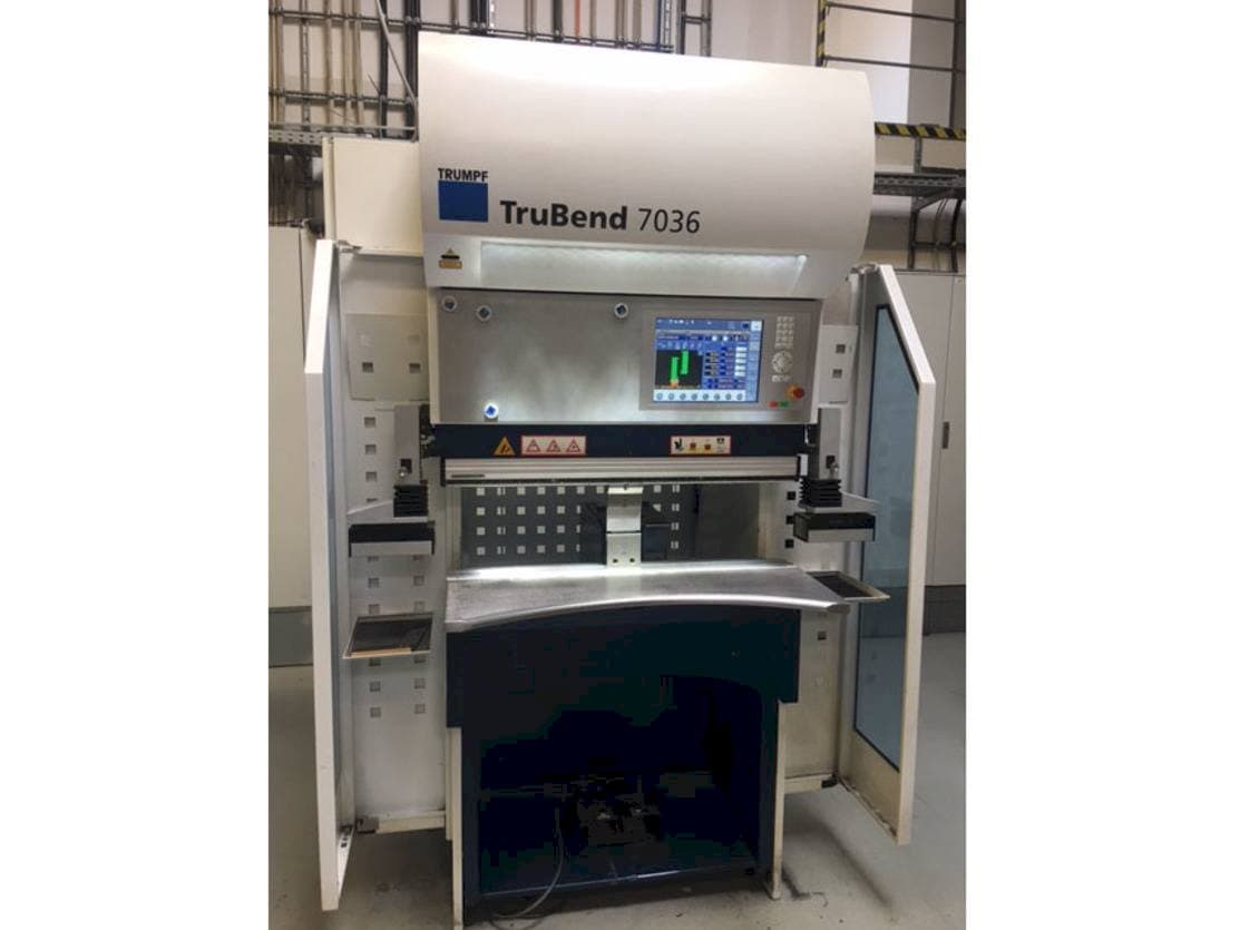 Widok z przodu maszyny Trumpf TruBend 7036