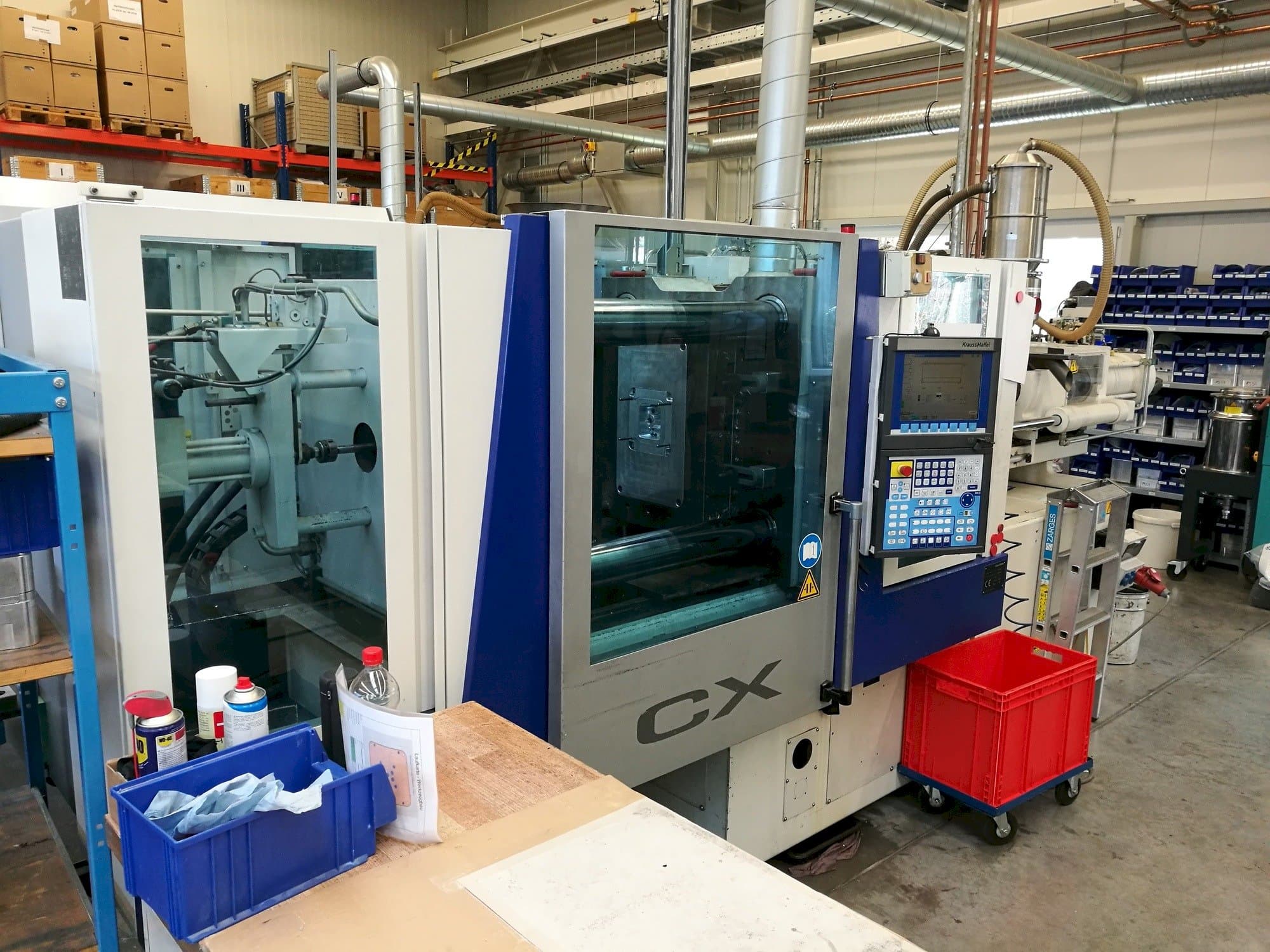 Widok z przodu maszyny Krauss Maffei 160-1000 CX