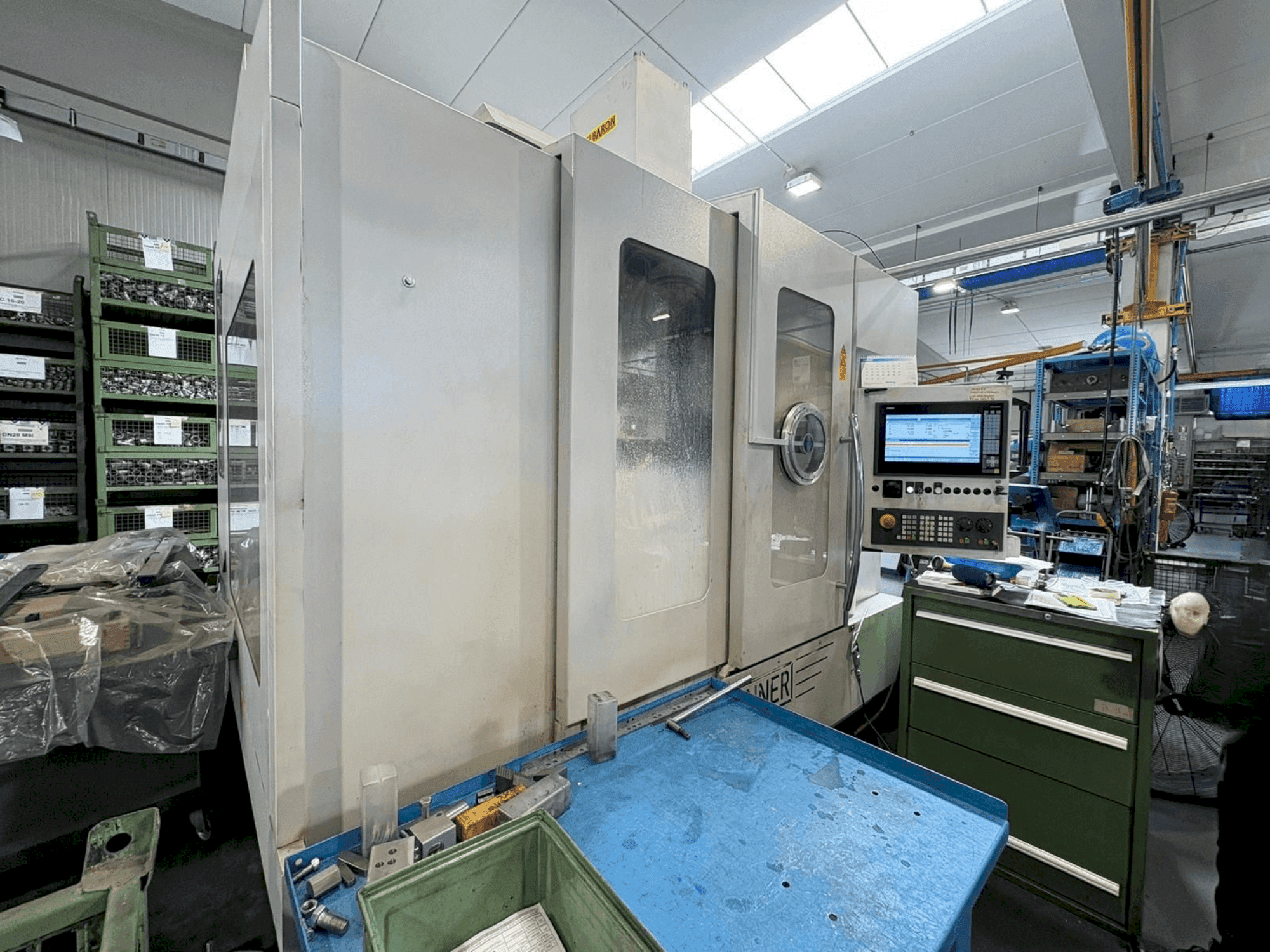 Widok z przodu maszyny SPINNER VC-1150 Compact